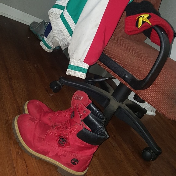 Red Timberlands (Camo Print) - Picture 4 of 4